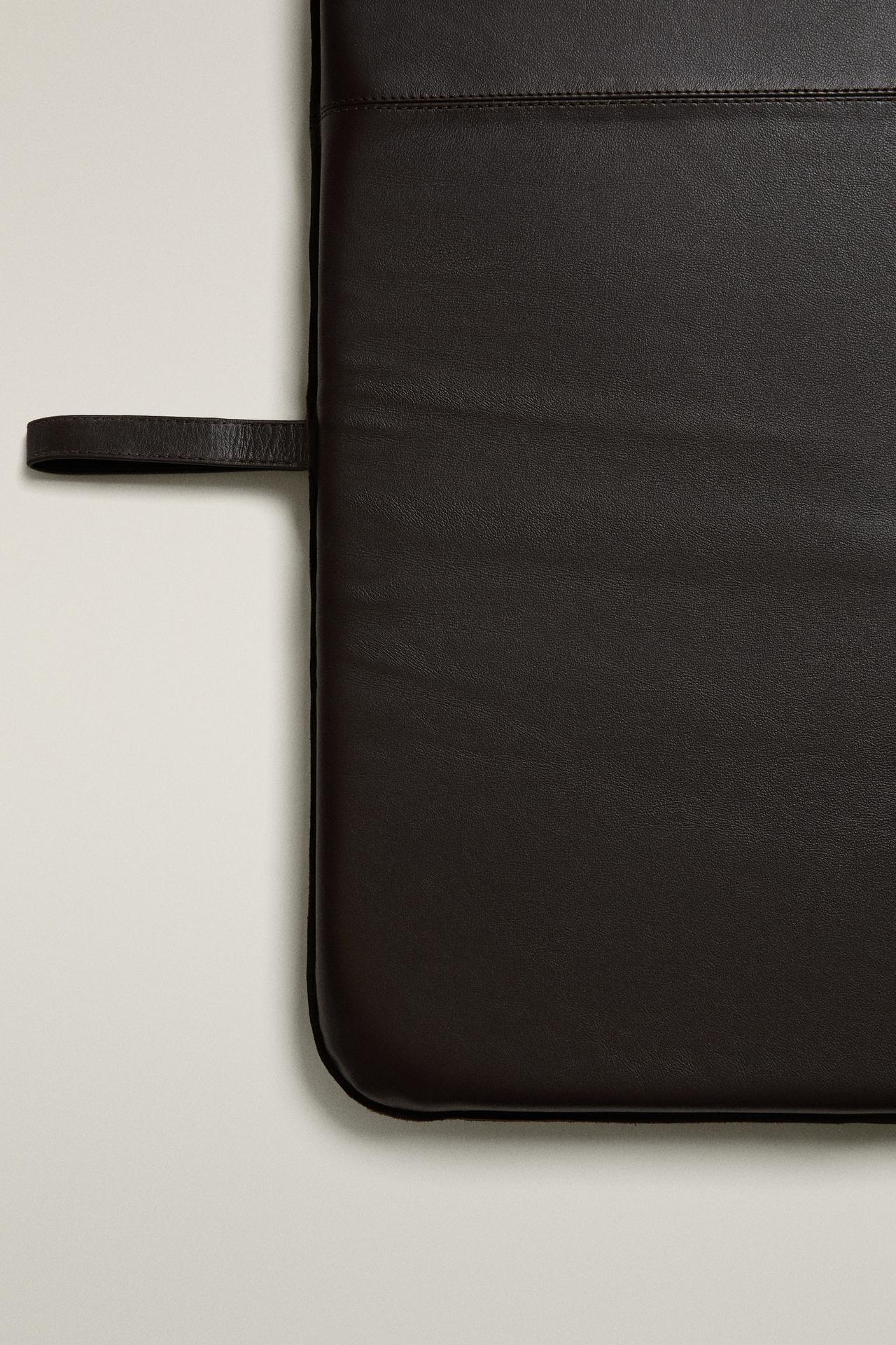 LEATHER SPORTS MAT — Brown