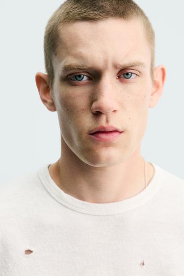 T-SHIRT EN MAILLE À IMPRIMÉS DÉLAVÉS - Blanc de Zara - Image 4