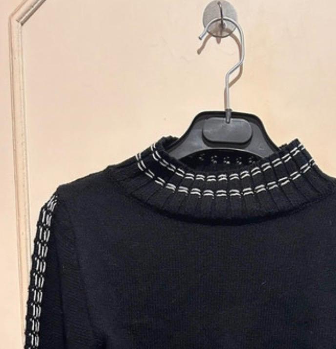 KNIT SWEATER WITH CONTRAST TOPSTITCHING - Image 3