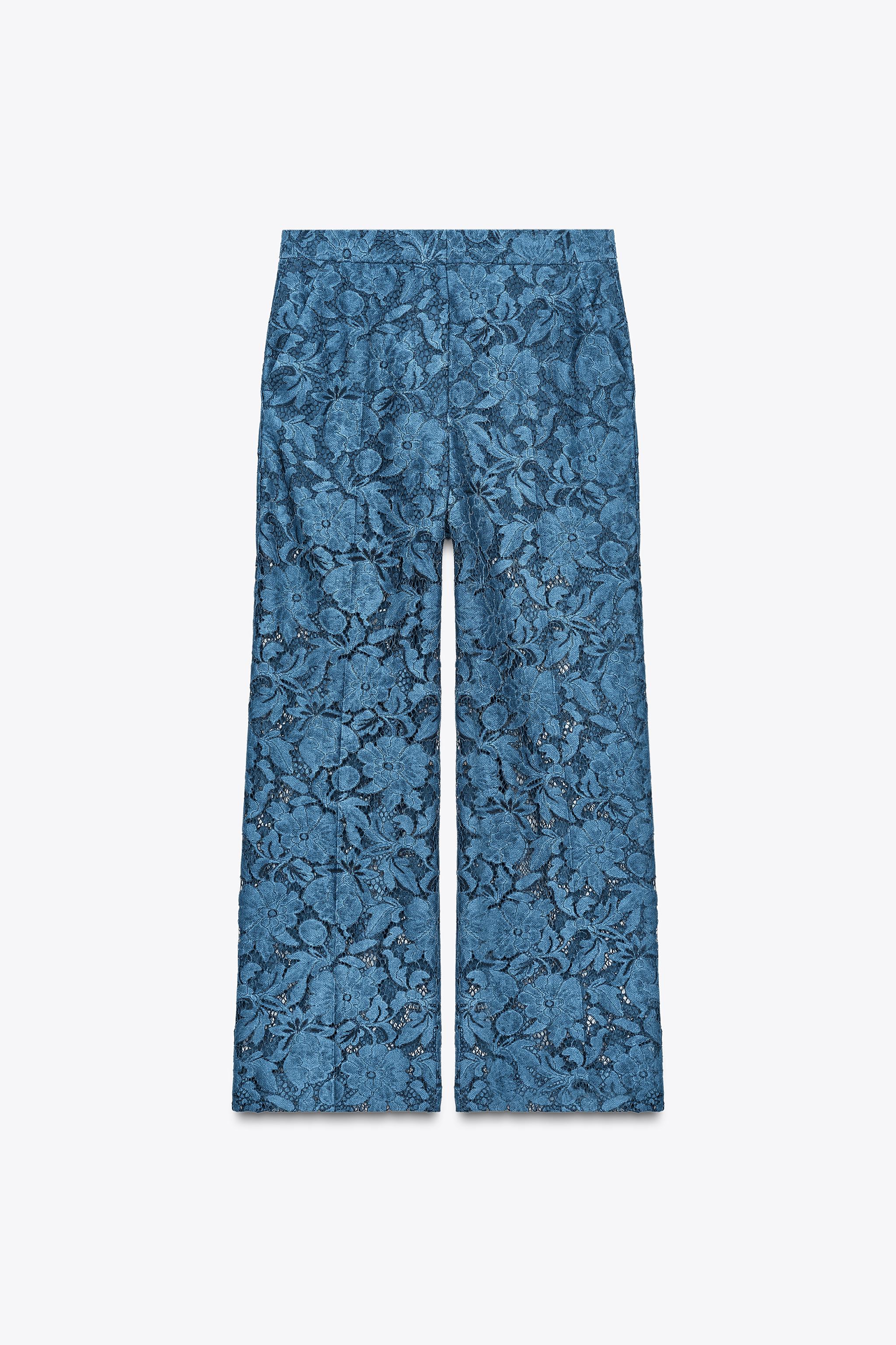 PANTALON COURTE EN DENTELLE