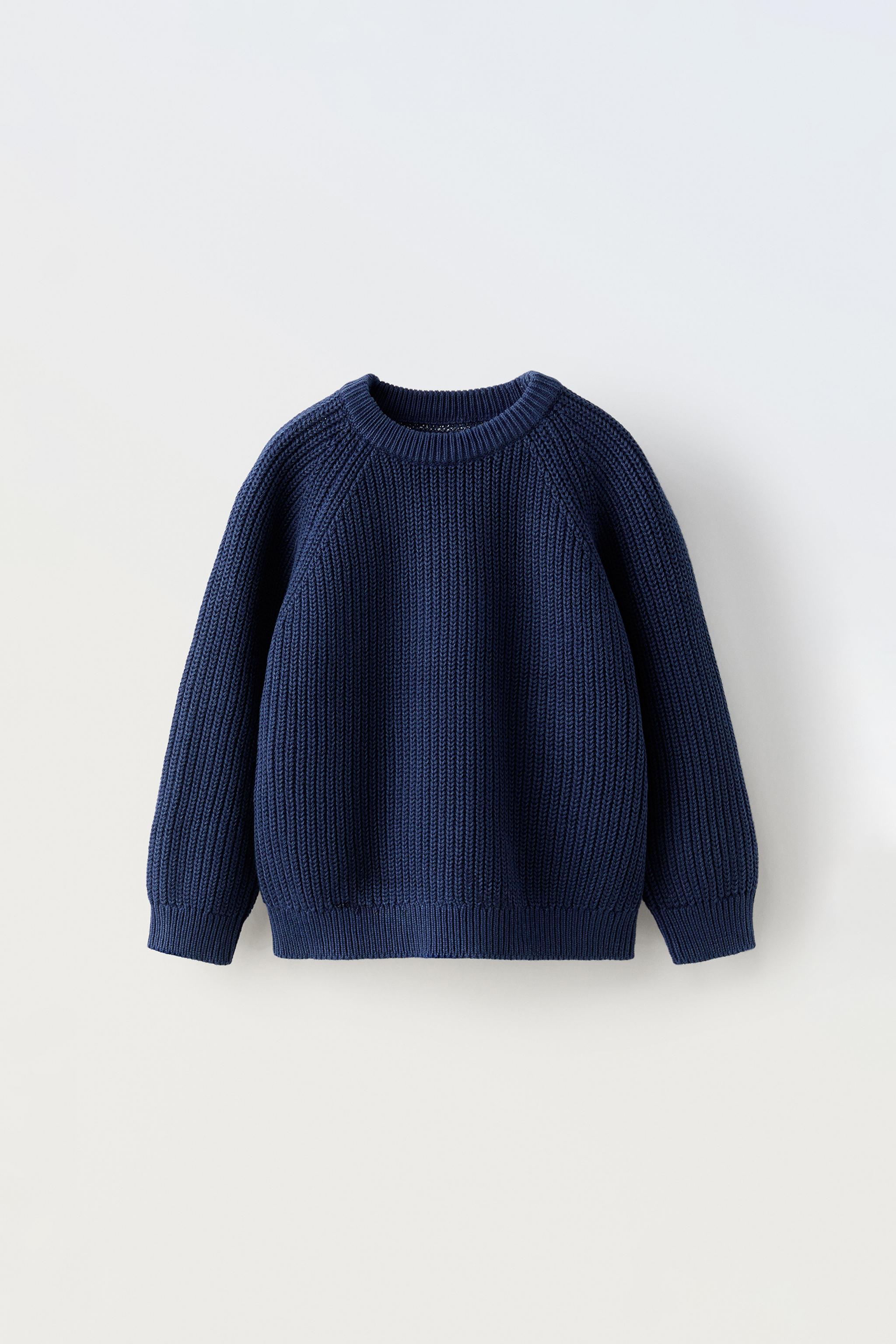 KNIT SWEATER