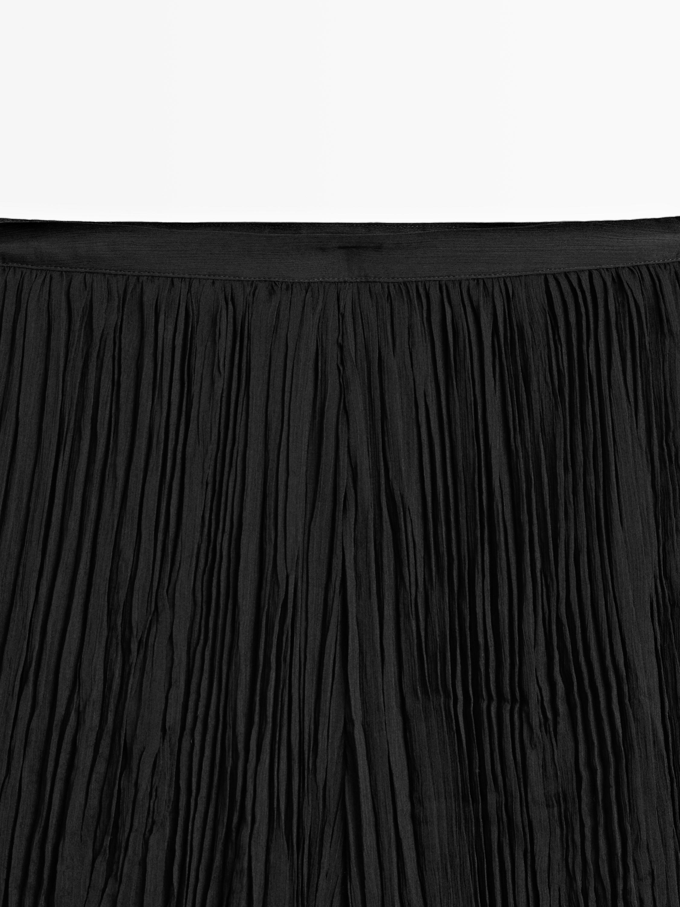 Pleated wide-leg trousers