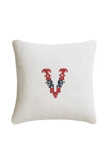 LINEN CUSHION EMBROIDERED WITH THE LETTER V - Ecru by Zara