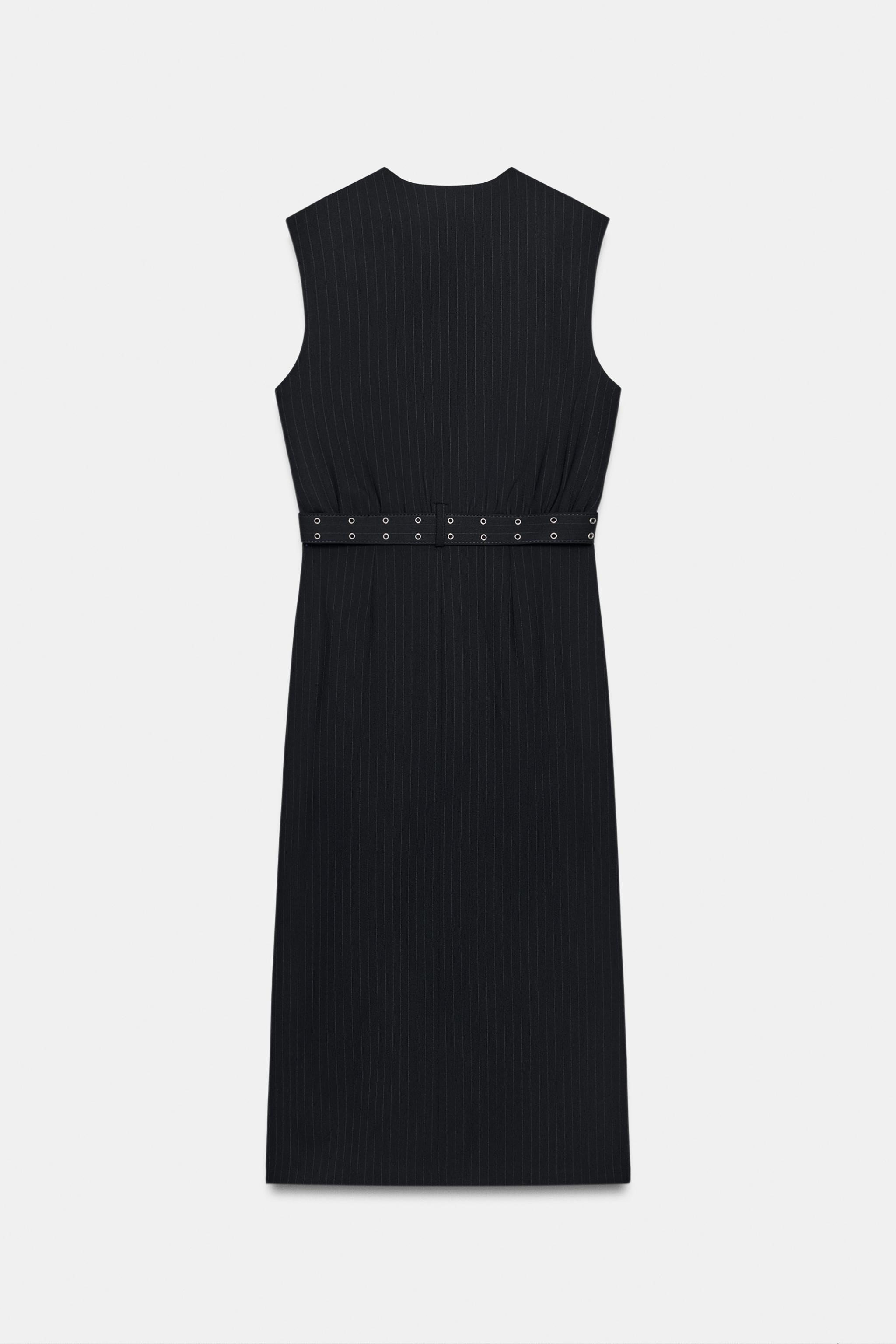ROBE À RAYURES ET CEINTURE