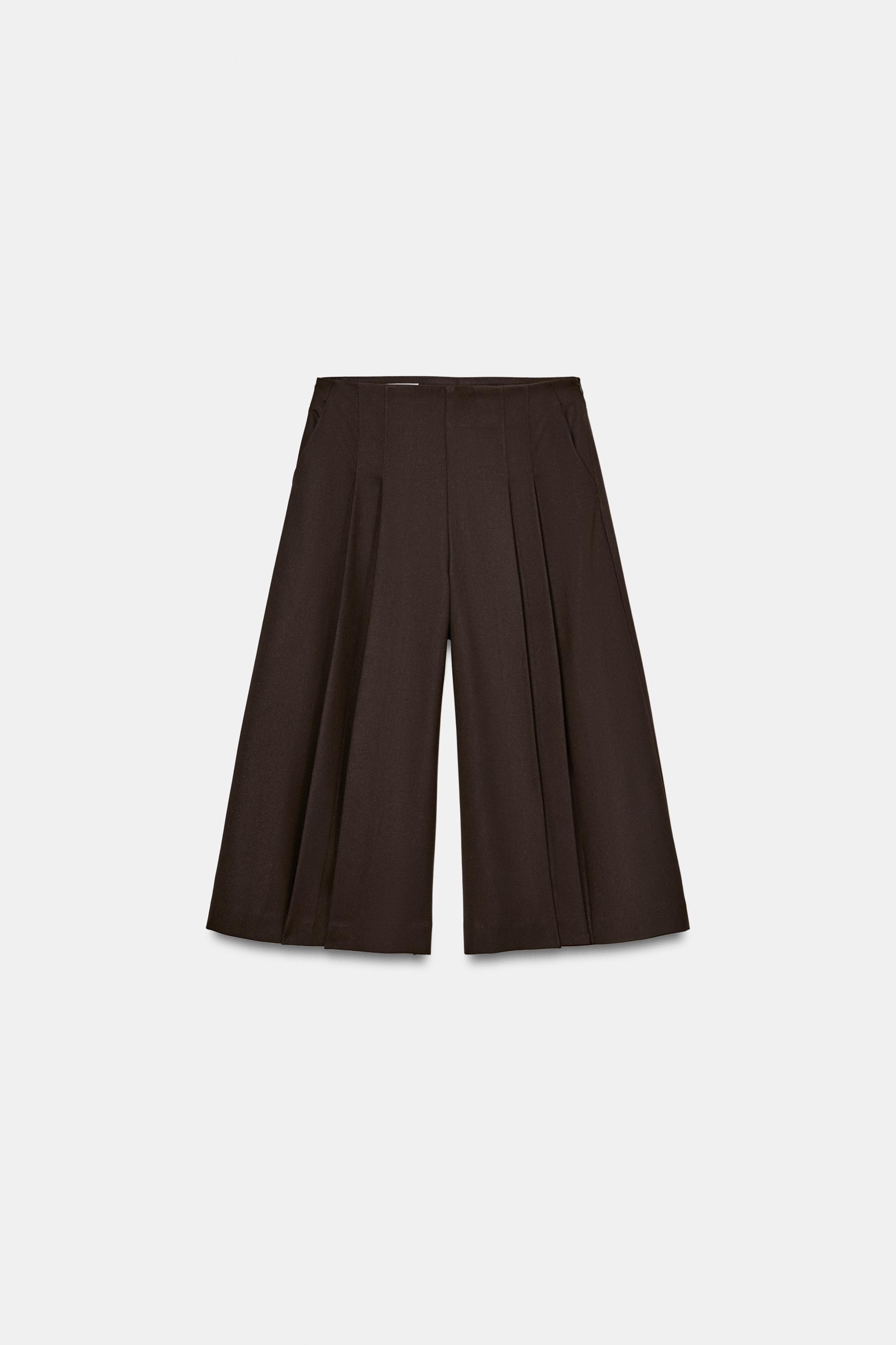 PLEATED LONG BERMUDA SHORTS
