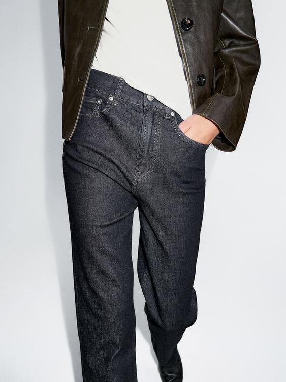 High-waist straight-leg comfort jeans