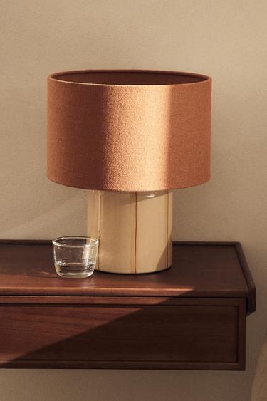 LÁMPARA MESA RAYAS - Terracota de Zara