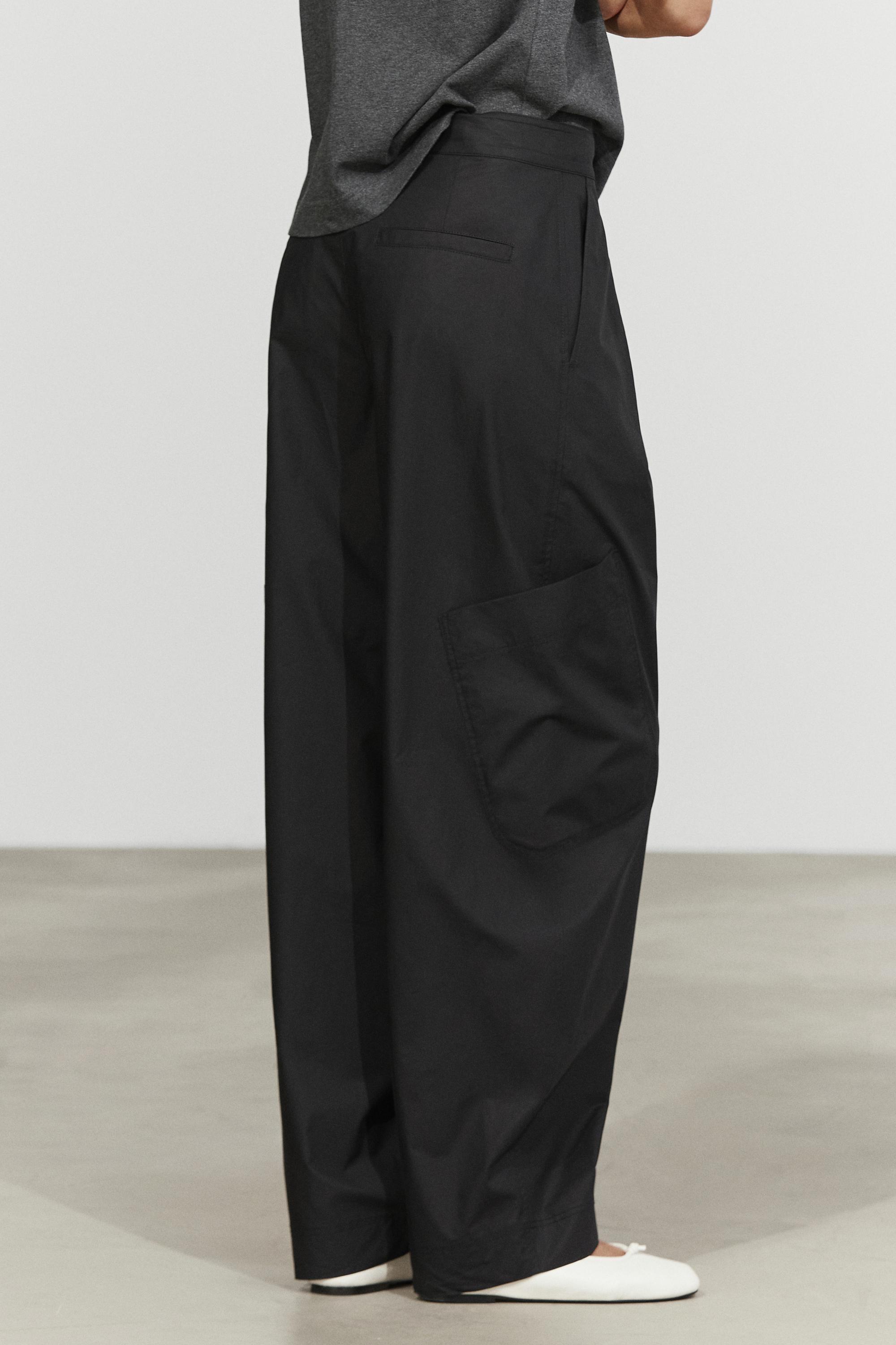 Barrel fit cargo pants