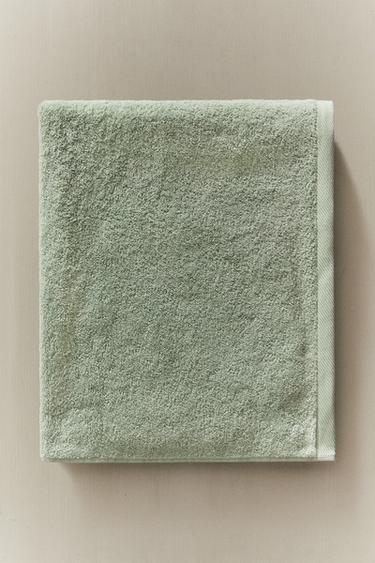 PLAIN COTTON TERRY BATH TOWEL (500 GXM²) - Green / Blue by Zara