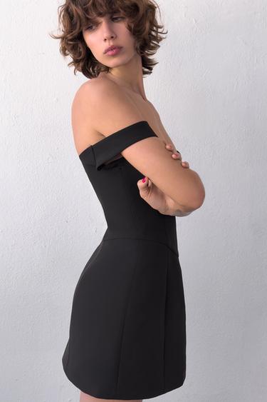 ROBE COURTE À VOLUME - Noir de Zara - Image 3