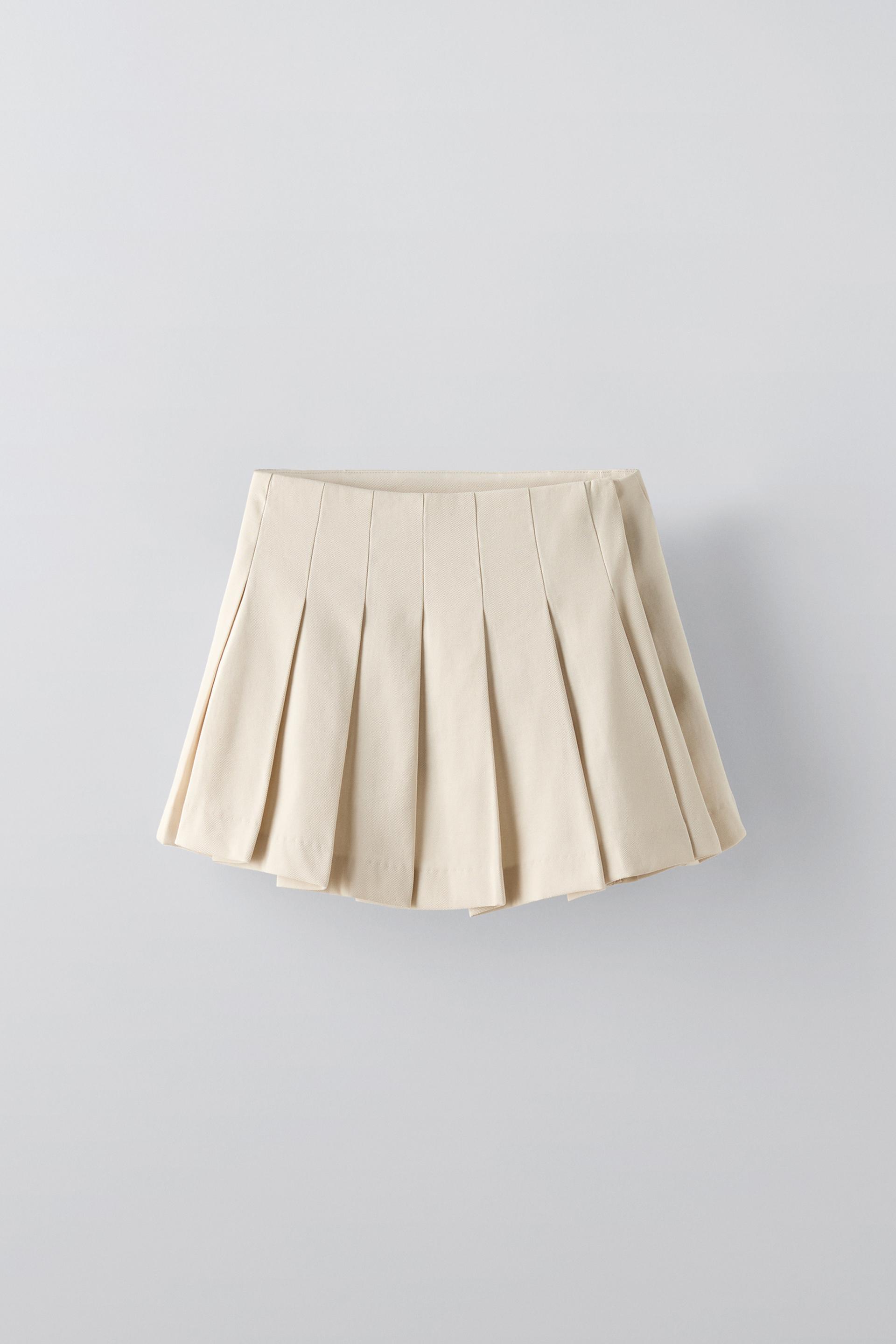 FLOWY PLEATED SKIRT