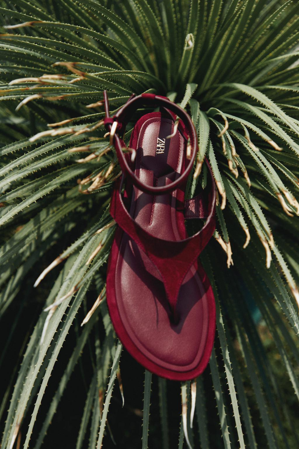 SPLIT LEATHER FLAT TOE LOOP SANDALS