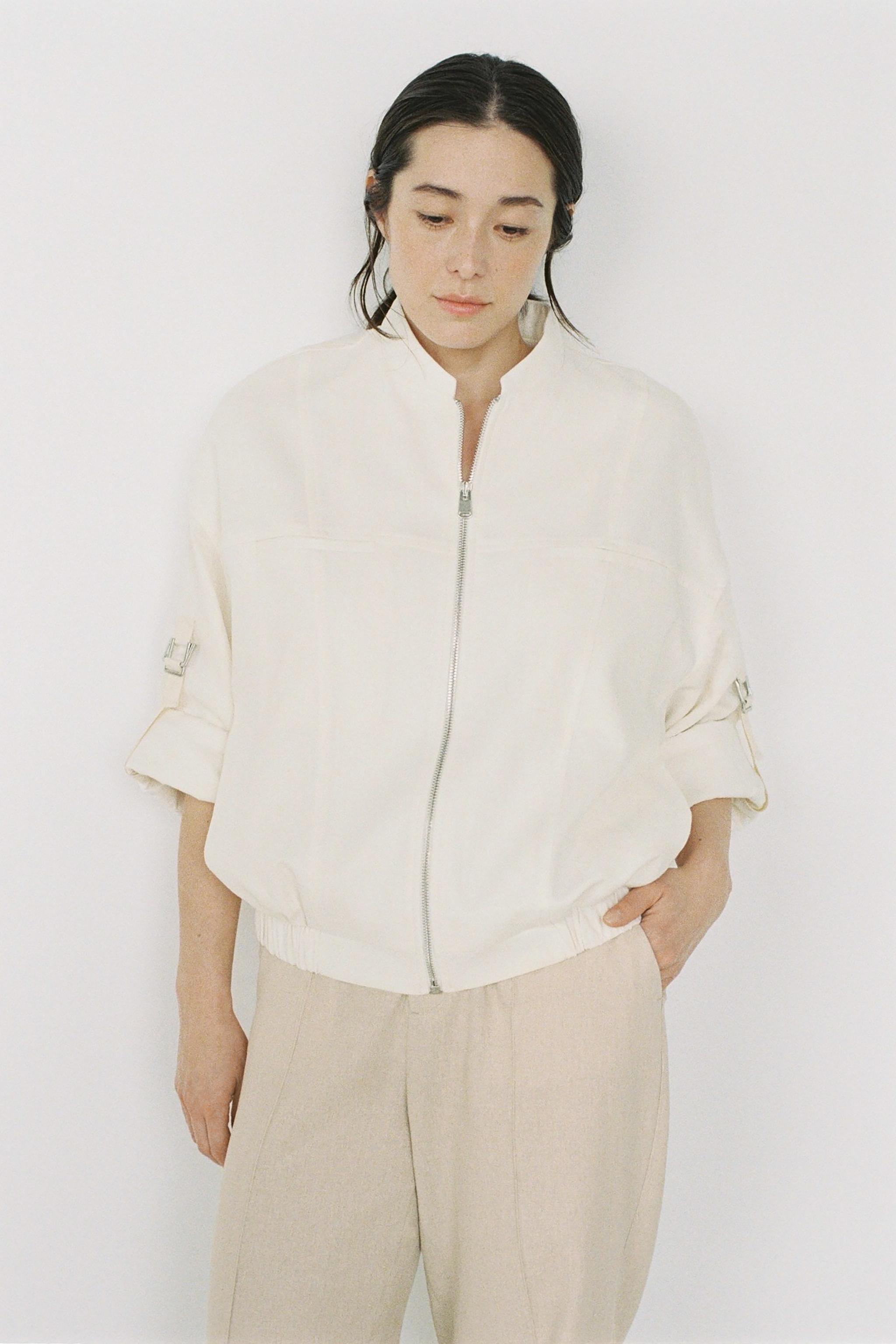 【ZARA】リネンロールアップスリーブジャケット 3653/724/712 リネンロールアップスリーブジャケット - エクリュ | ZARA Japan