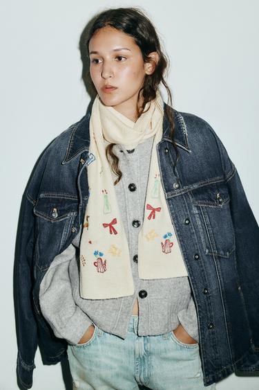 EMBROIDERED KNIT SCARF - Ecru by Zara