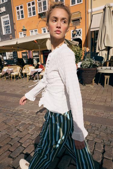 TOP NID D'ABEILLE À LACETS - Écru de Zara - Image 3