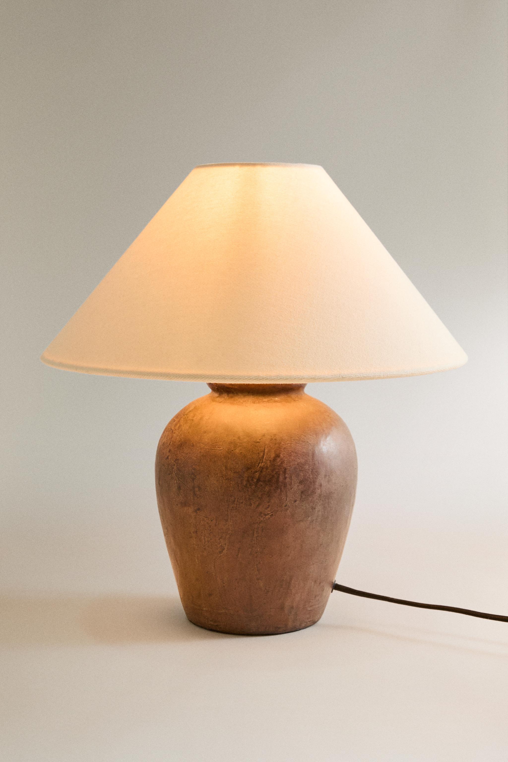 SMALL TABLE LAMP WITH CERAMIC BASE — Brown