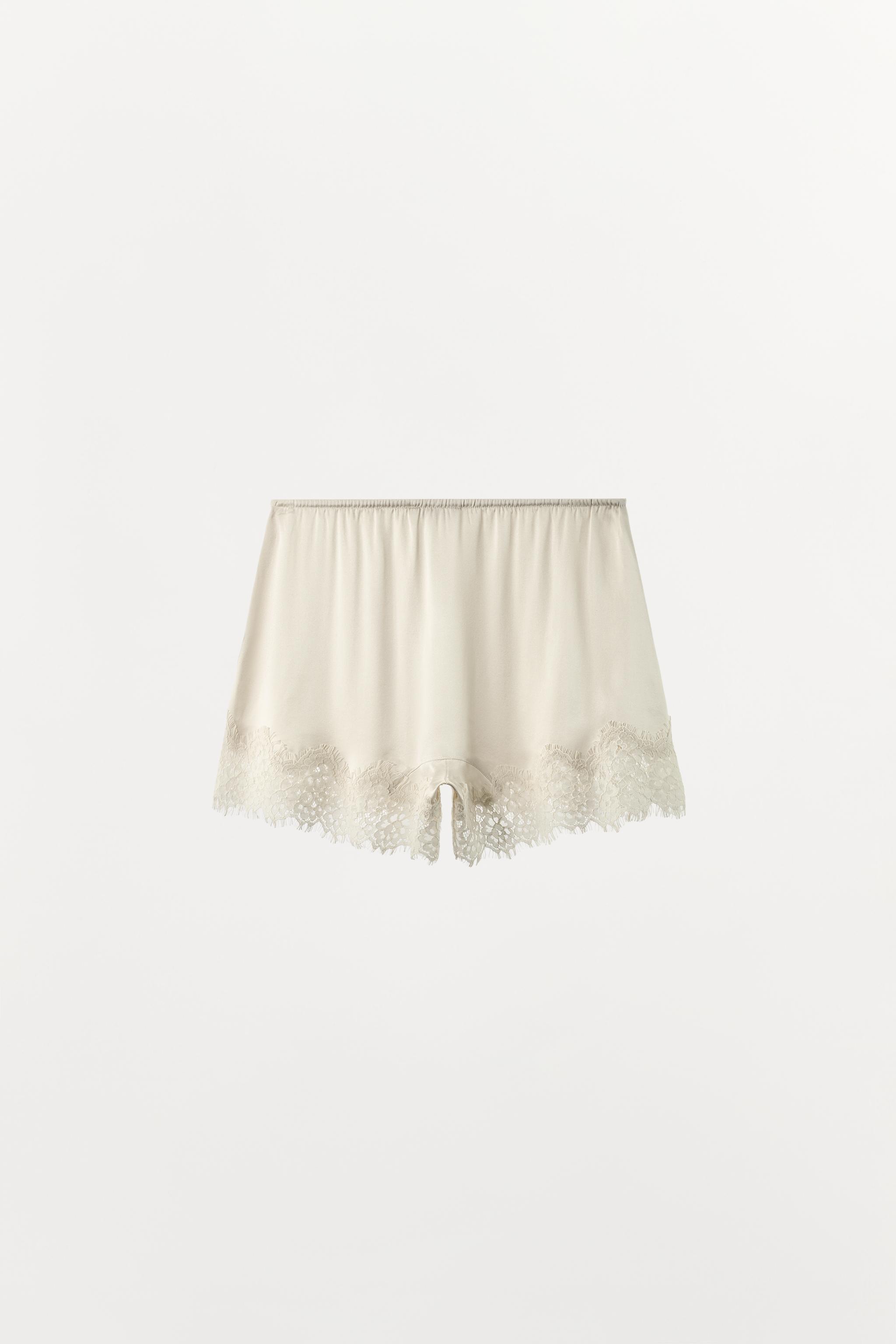 SHORT EN MÉLANGE DE SOIE ET DENTELLE
