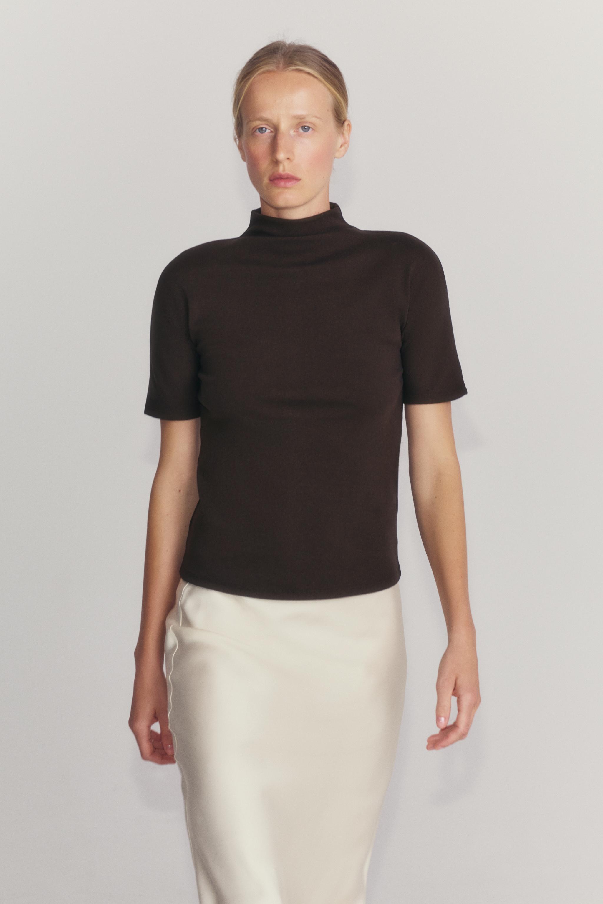 Женские футболки Zara BUTTONED STAND-UP COLLAR T-SHIRT — фото 4