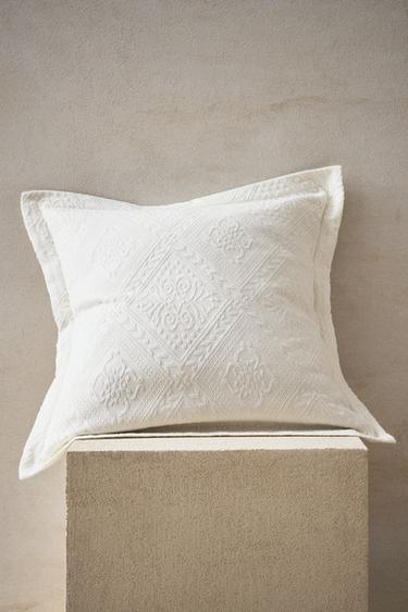 FUNDA DE COJÍN DIBUJO GEOMÉTRICO - Crudo de Zara