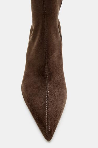 BOTTES À TALONS ET BOUCLE - Marron chocolat de Zara - Image 6