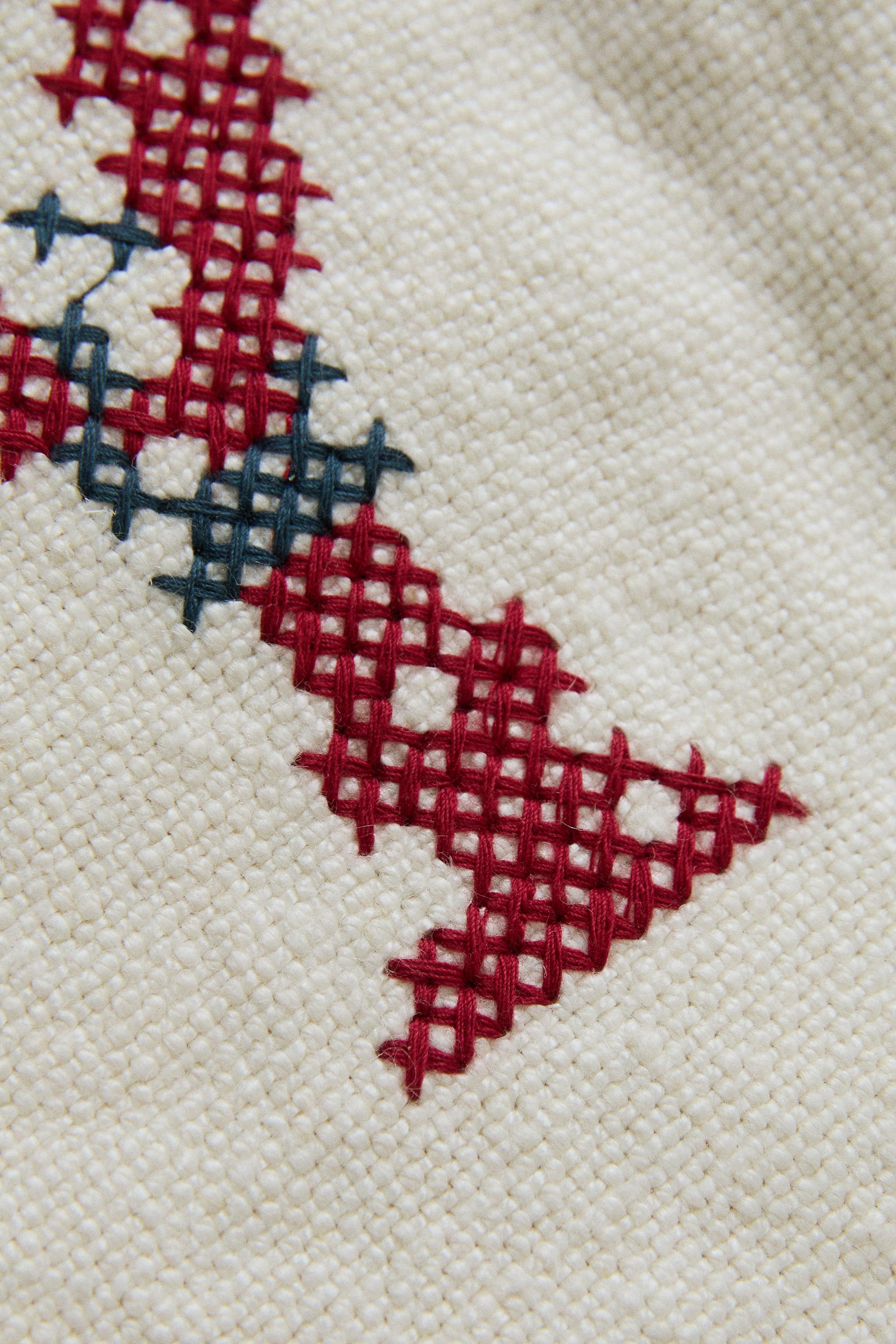 LETTER Y EMBROIDERED LINEN CUSHION — Ecru