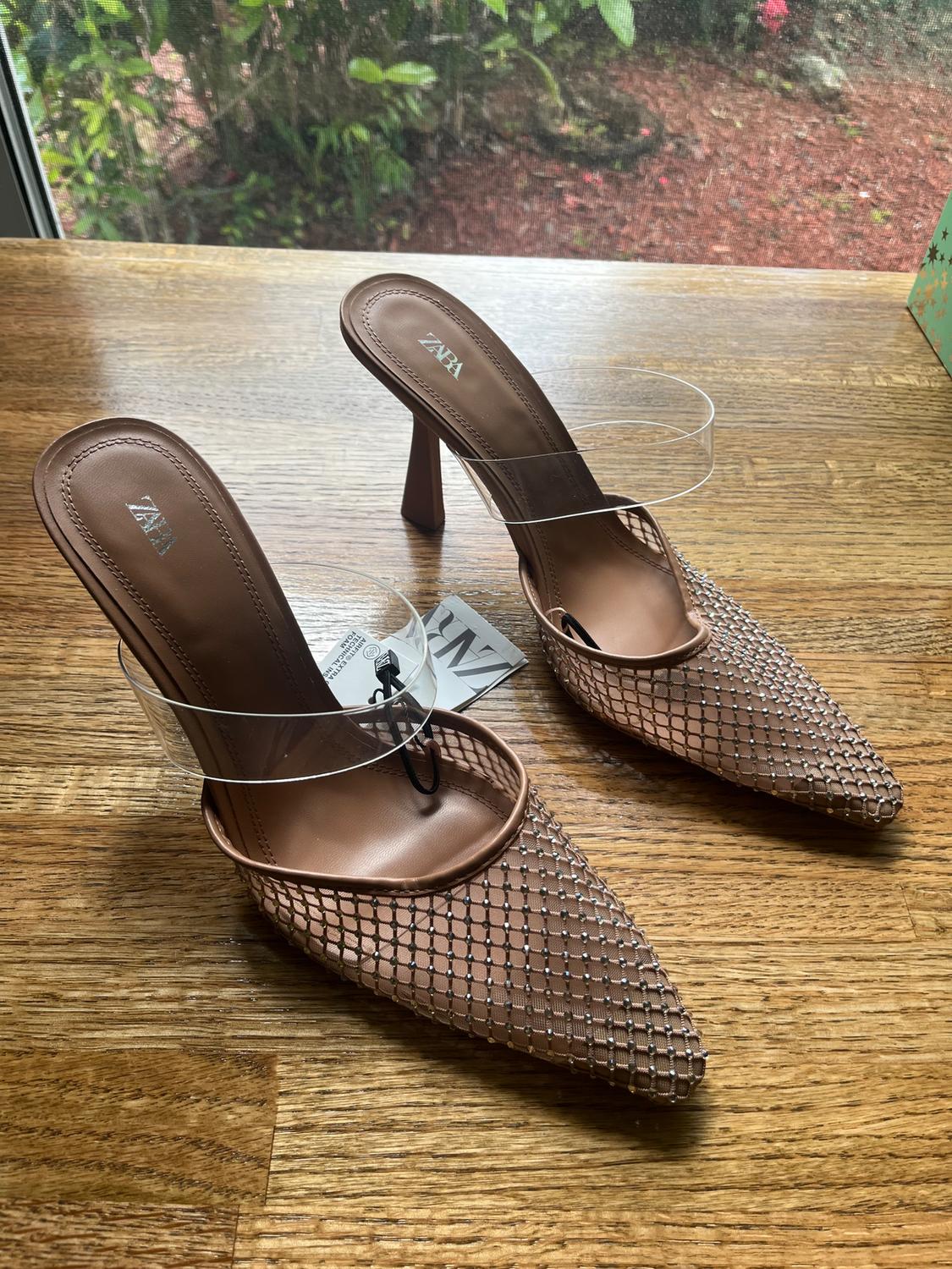MULE TACÓN REJILLA VINILO