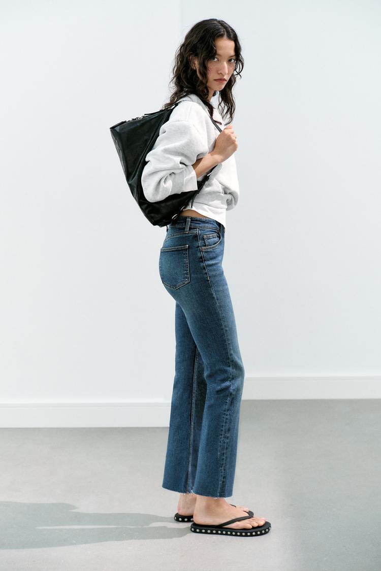 JEANS ACAMPANADOS DE CINTURA ALTA CORTADOS TRF 3