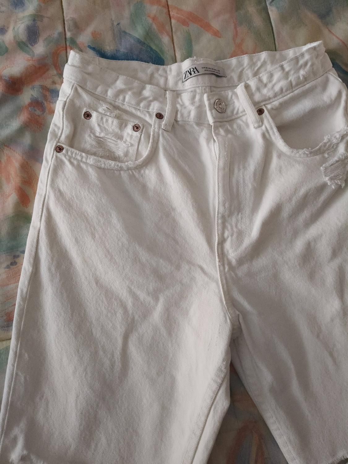 RIPPED DENIM BERMUDA SHORTS WITH TOPSTITCHING - Image 2