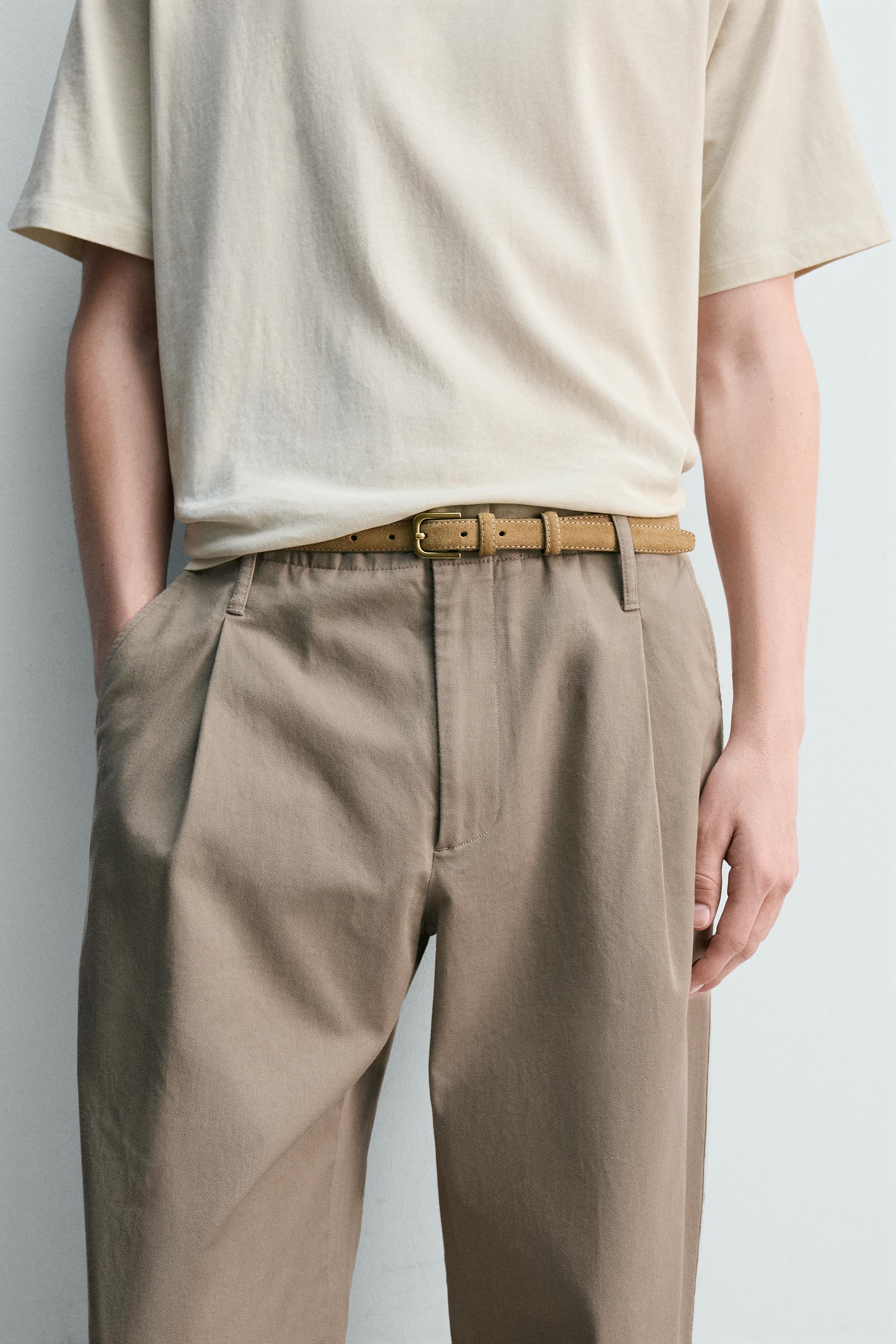 PANTALON CHINO À PLIS