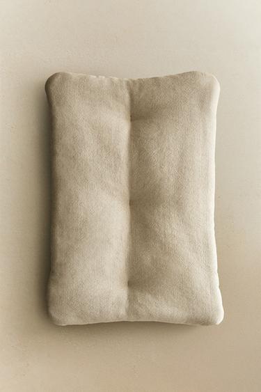 LONG LINEN CUSHION - Light beige by Zara