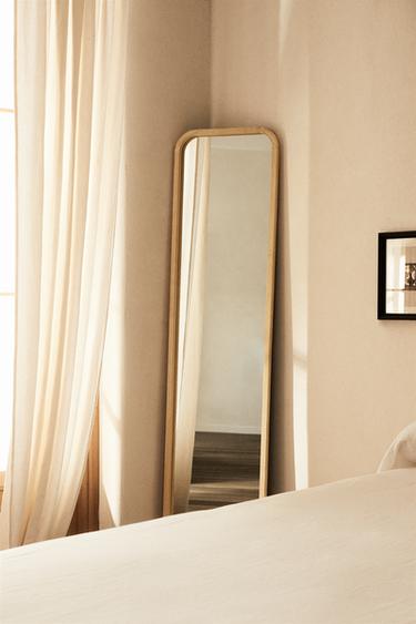 ROUND FULL LENGTH MIRROR WITH FRAME - Light beige by Zara