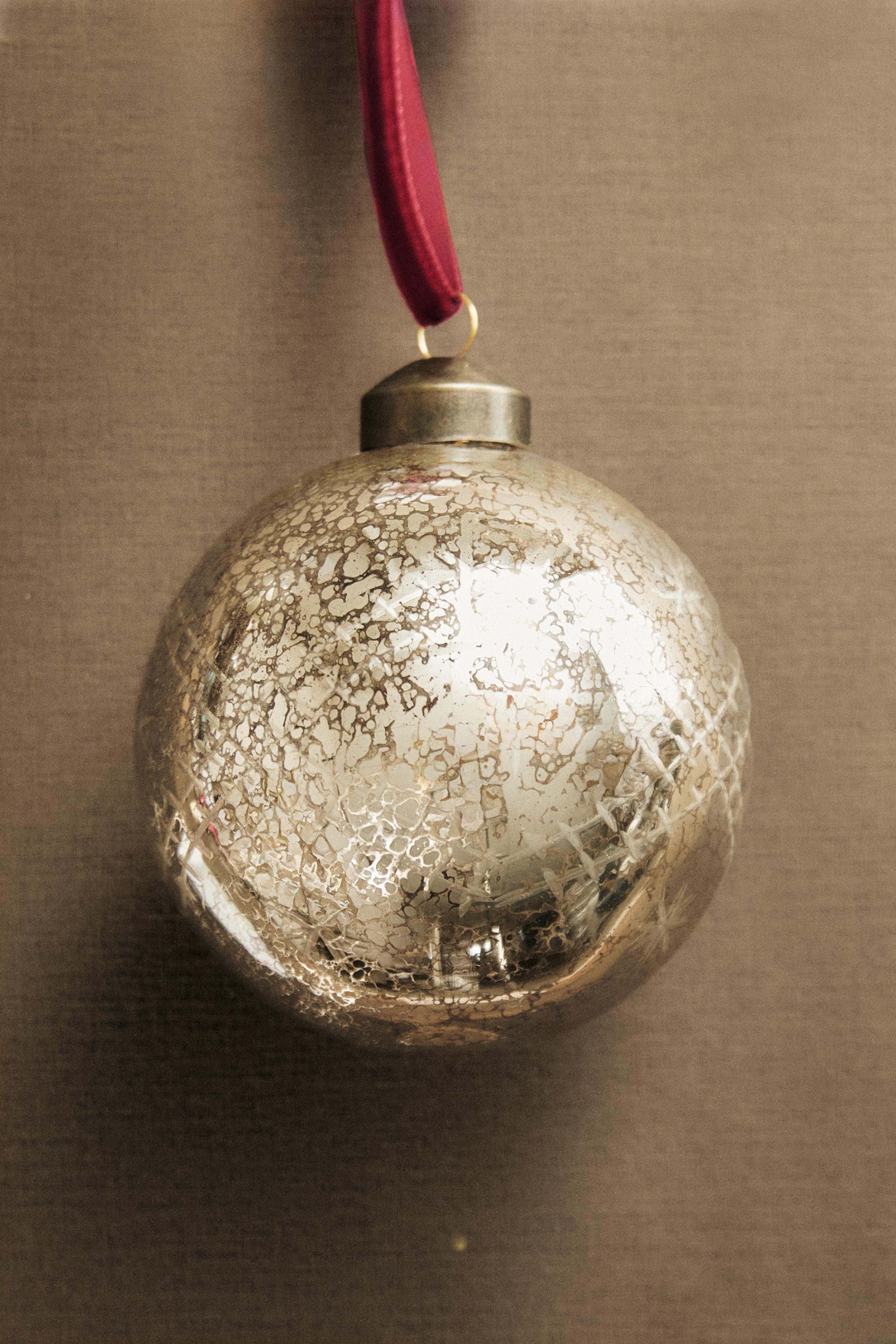 CHRISTMAS TREE CRACKLED BALL ORNAMENT