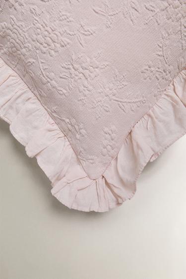 HOUSSE DE COUSSIN JACQUARD VOLANT - Rose pâle de Zara - Image 1