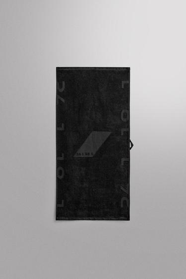 SMALL TRAINING TOWEL - Black by Zara