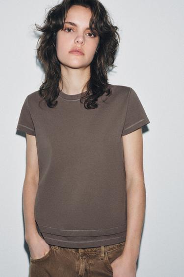 T-SHIRT MET KORTE MOUWEN EN DUBBEL EFFECT - Chocolade van Zara
