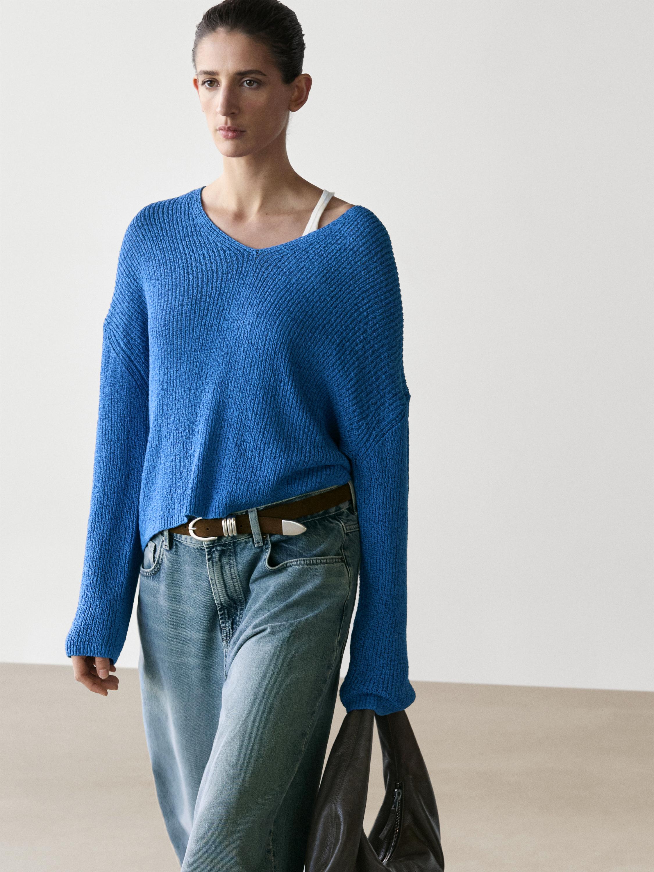Cotton blend V-neck knit sweater