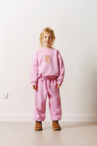 PLUSH JOGGING TROUSERS WITH LABEL APPLIQUÉ - Pink by Zara