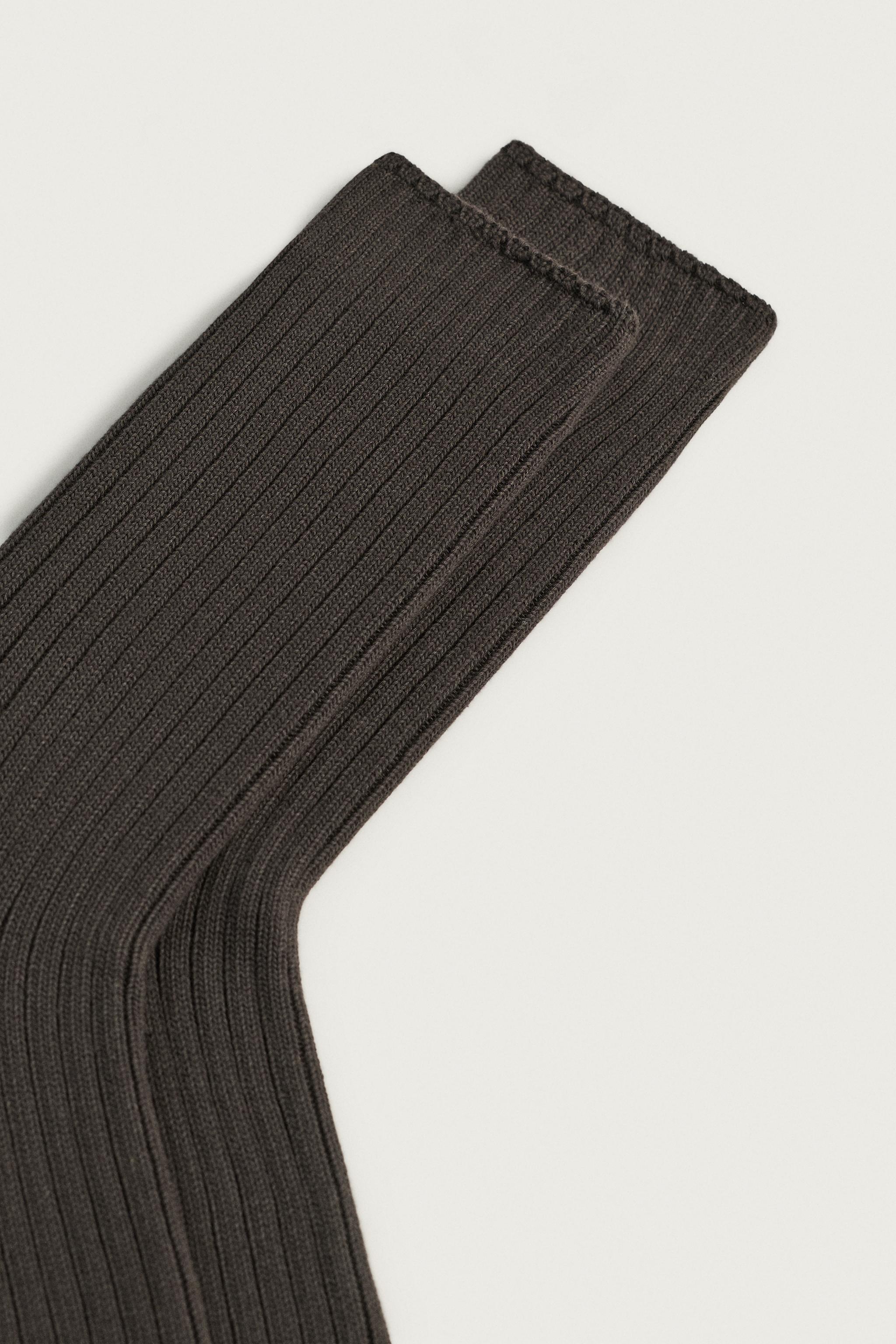 RIBBED KNIT SOCKS