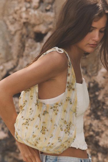 حقيبة بطبعة وتطبيقات - أصفر الخاص بـ Zara