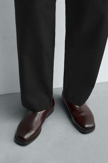 BOTTINES CHELSEA EN CUIR - Bordeaux de Zara - Image 2