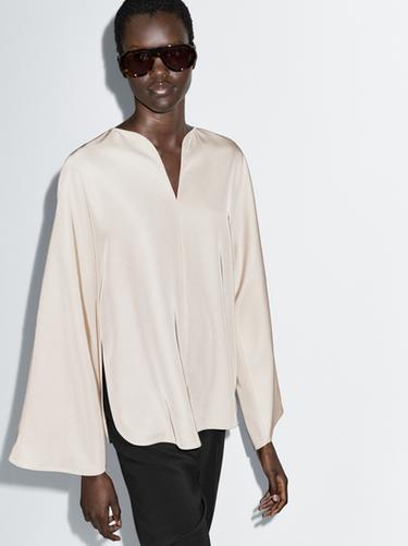 Blusa fluida detalle aberturas - KAKI OSCURO de Zara