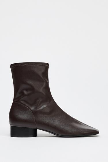 SOFT TOPSTITCHED ANKLE BOOTS - Brown by Zara