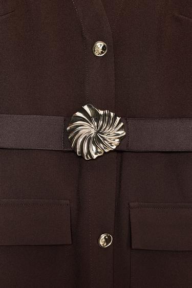 MIDI-KLEID AUS CREPE MIT GÜRTEL - Braun von Zara