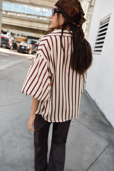 CHEMISE À RAYURES ET MANCHES BOUFFANTES - Écru / Grenat de Zara - Image 2