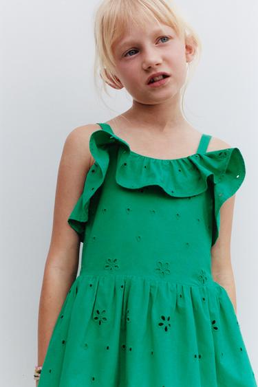 ROBE BRODÉE SCHIFFLY À VOLANTS - Vert de Zara