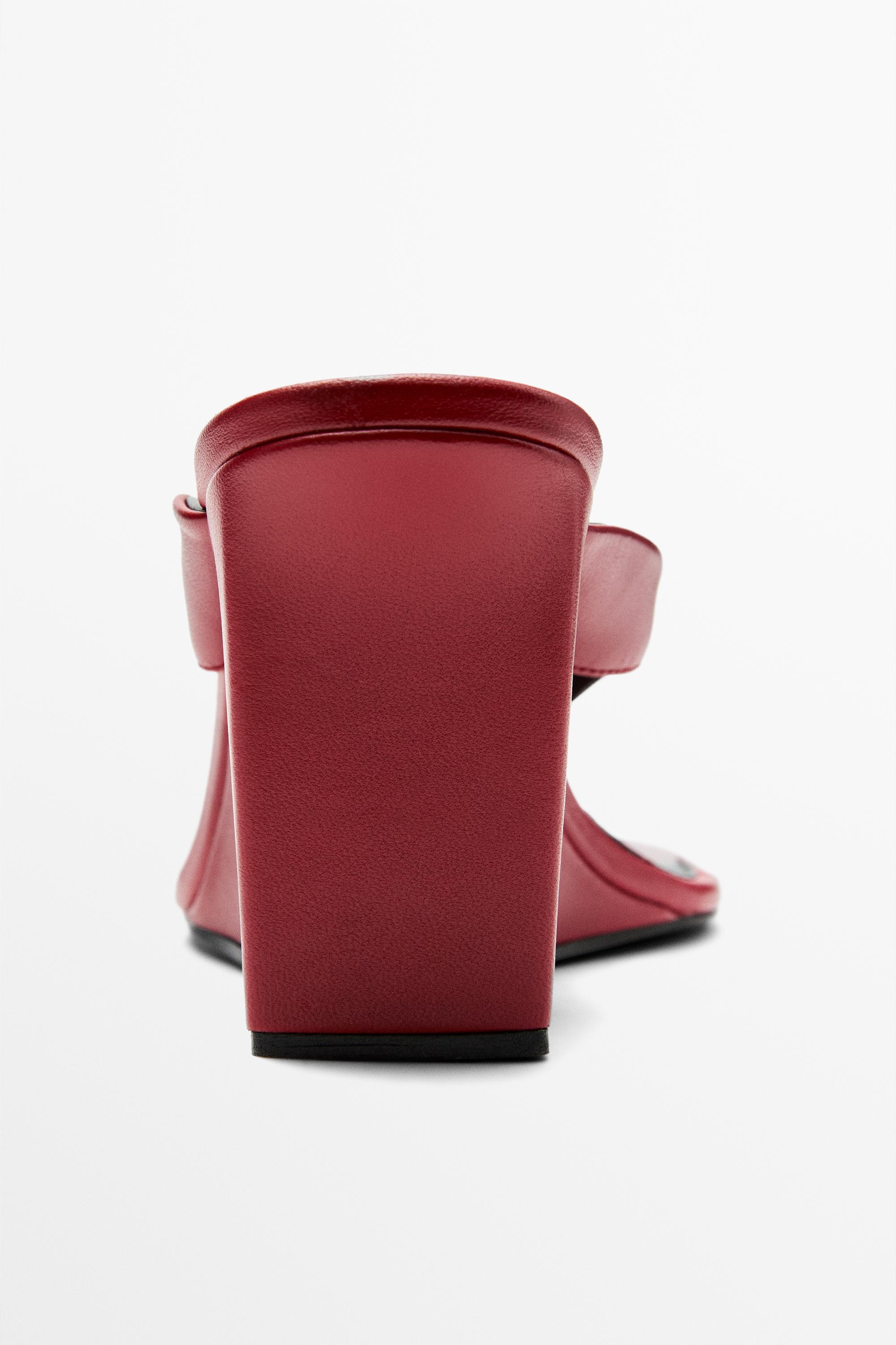 Leather wedges with toe divider