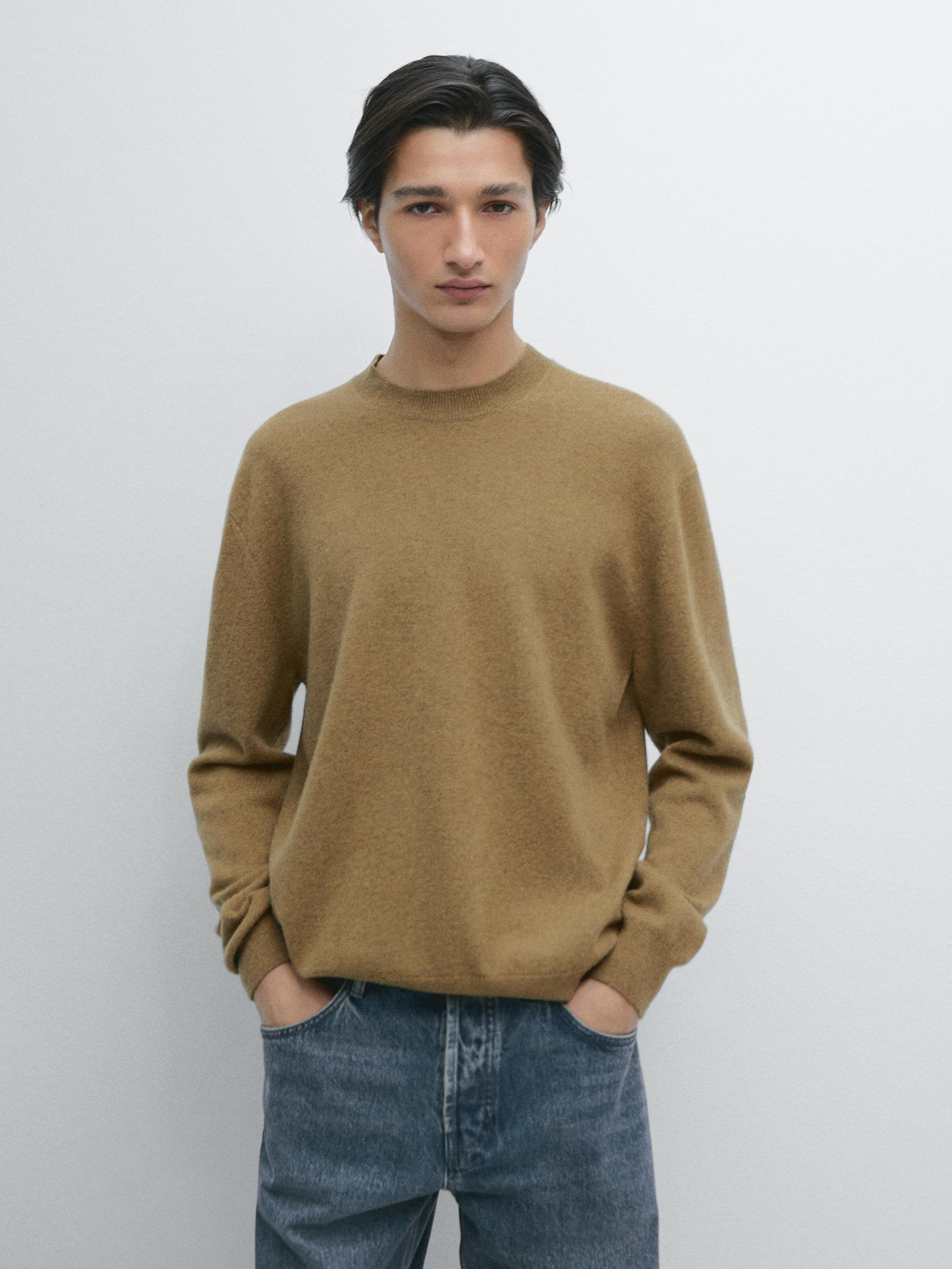 Knit wool sweater with crew neck