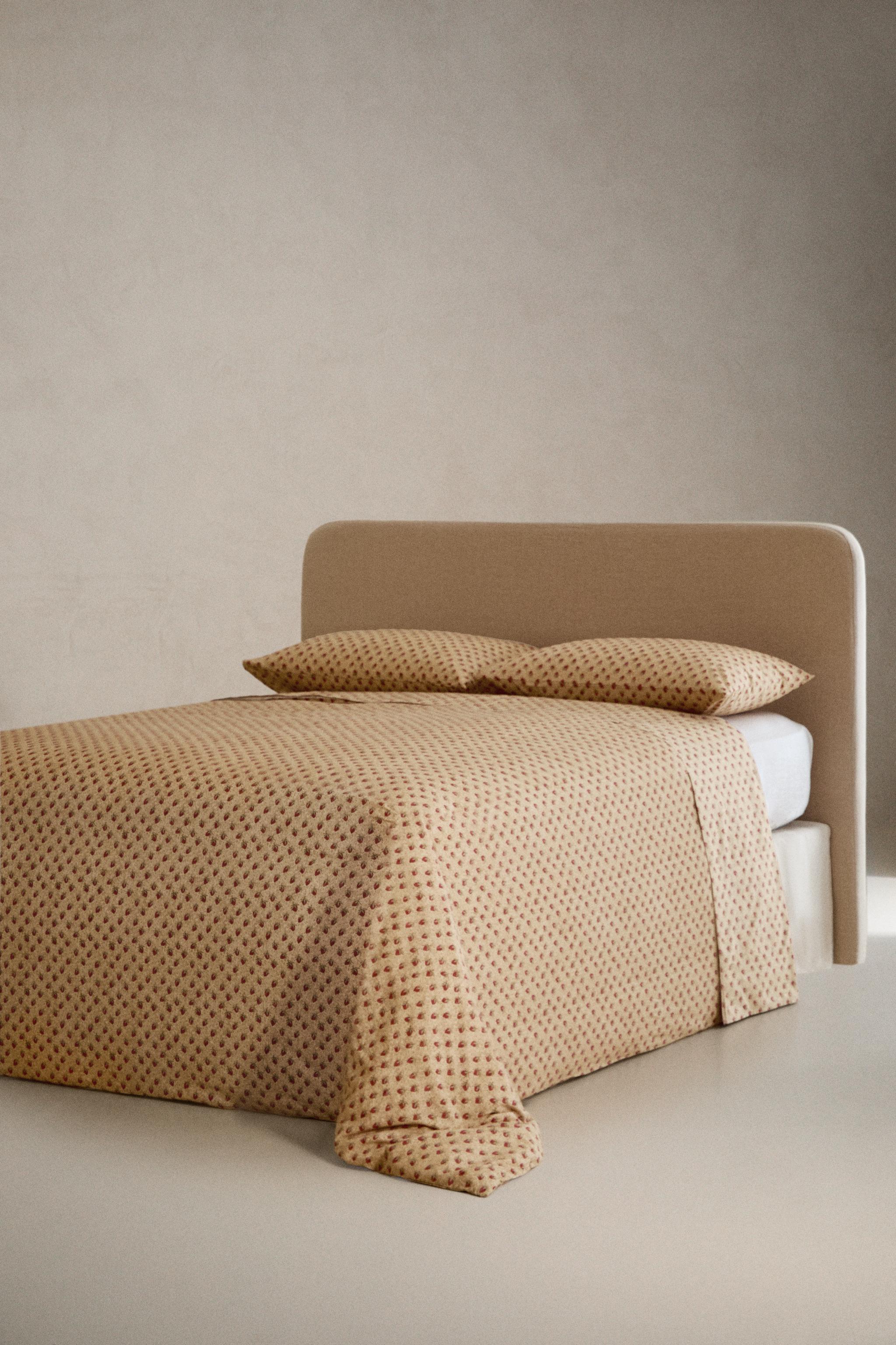 STRAWBERRY PERCALE DUVET COVER | KATHARINE POLE — Beige