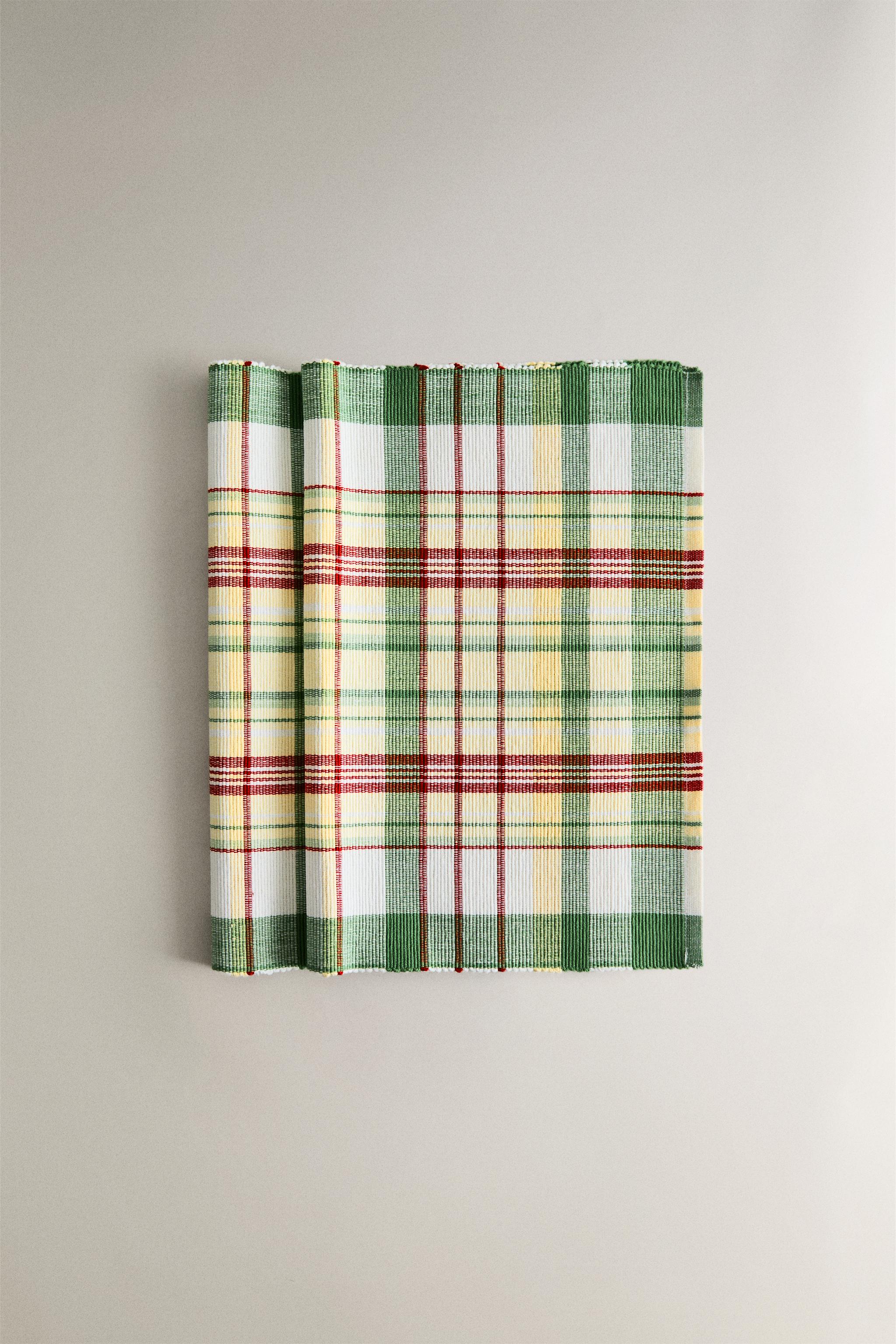 COLORED CHECK PLACEMAT (PACK OF 2) — Green (alternate view)