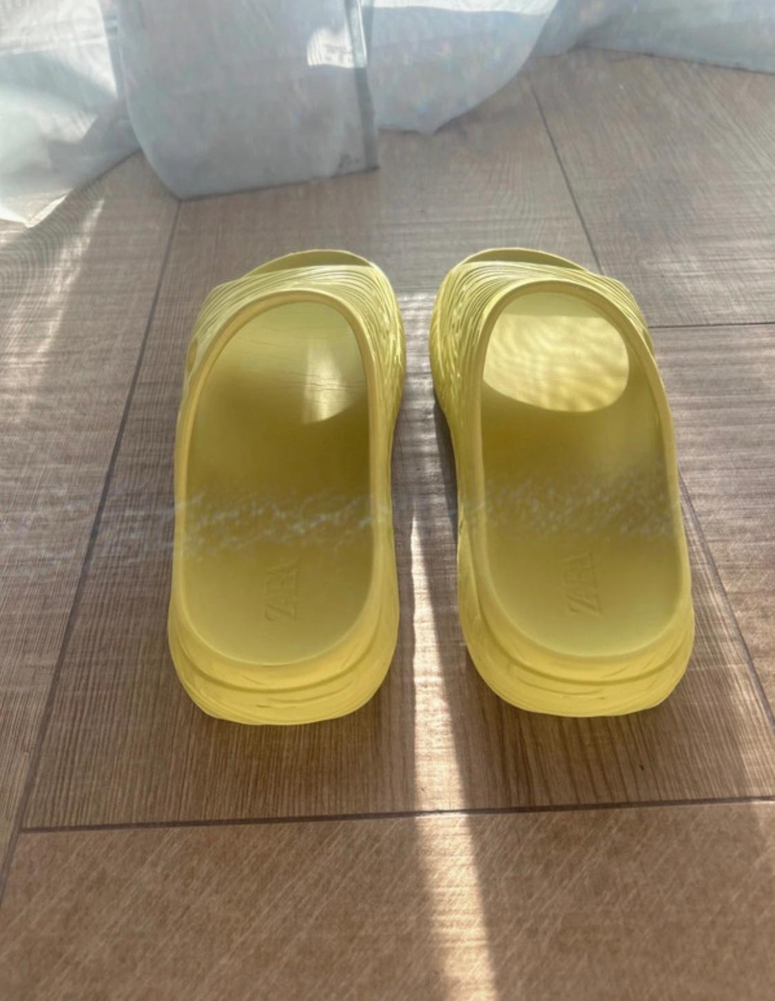 MONOCHROME RHUIGI® SANDALS - Image 4